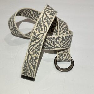 Fabric white/gray floral woven adjustable belt with silver buckle fits up to 36”